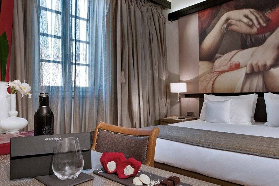 Villa Agrippina Gran Meliá – The Leading Hotels of the World hotel bedroom