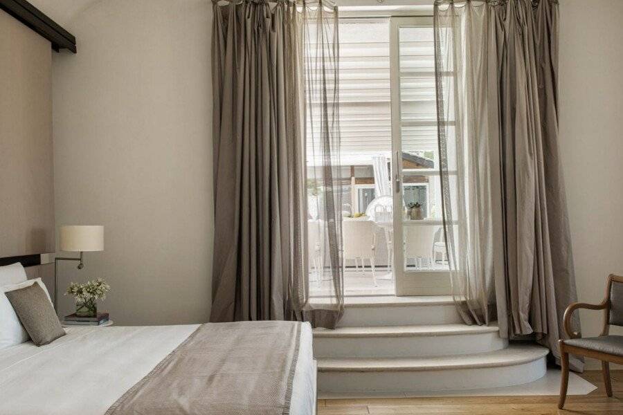 Villa Agrippina Gran Meliá – The Leading Hotels of the World hotel bedroom