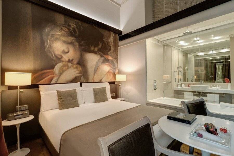 Villa Agrippina Gran Meliá – The Leading Hotels of the World hotel bedroom