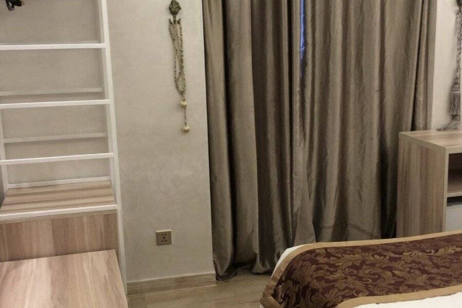 Hotel Rome Love- close to Roma Termini hotel bedroom