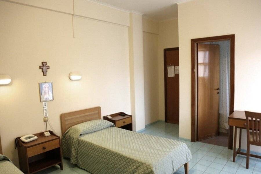 Casa Piccole Ancelle di Cristo Re hotel bedroom