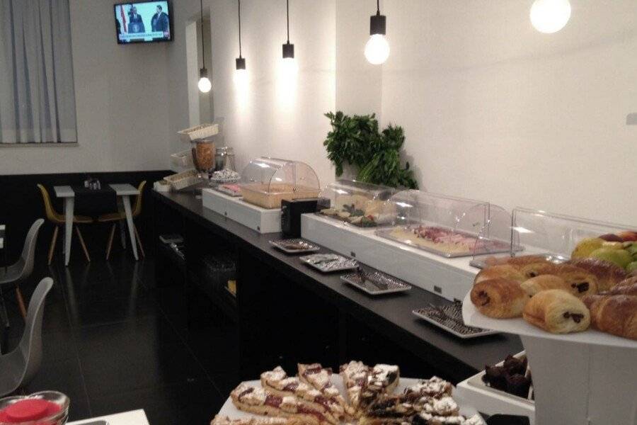 Navona Theatre Hotel breakfast