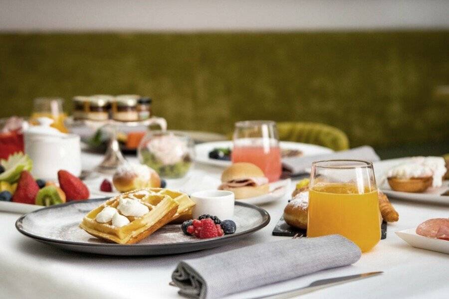 Elizabeth Unique Hotel | a Member of Design Hotels™ breakfast