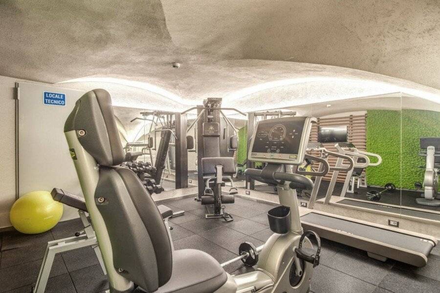 Hotel 77 Seventy-Seven - Maison D'Art Collection fitness centre