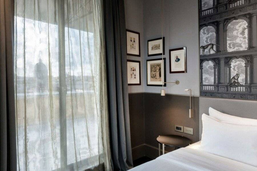 Radisson Collection Hotel, Roma Antica hotel bedroom,balcony