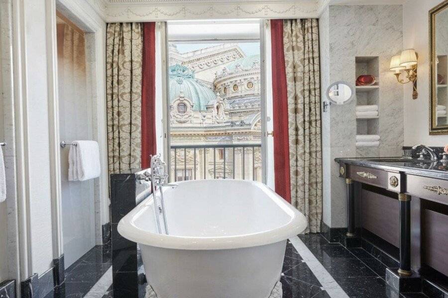 InterContinental Le Grand, an IHG Hotel bathtub,ocean view