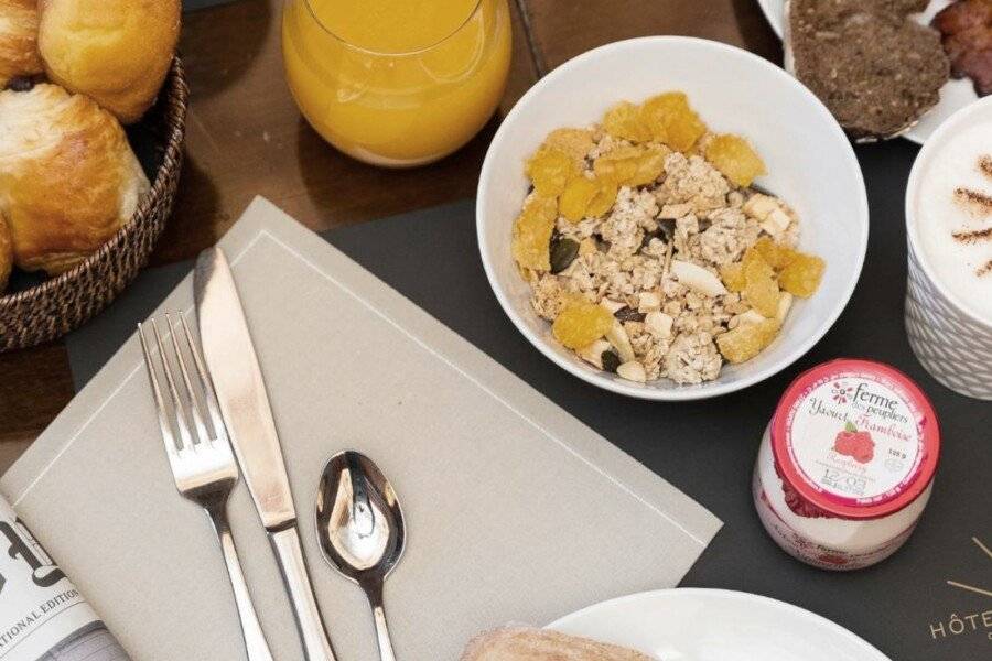 Hôtel Napoleon Paris breakfast