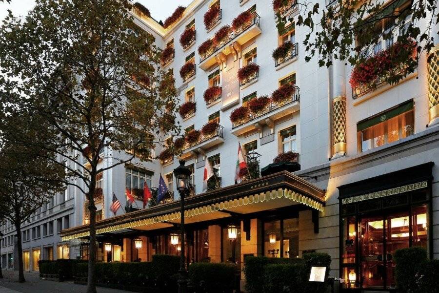 Hôtel Napoleon Paris facade