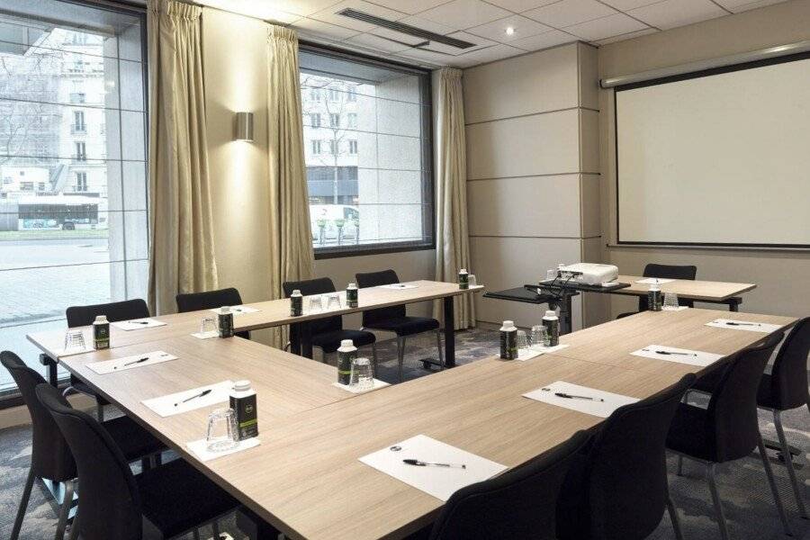 B&B HOTEL 17 Batignolles conference room,meeting room