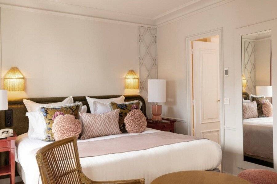 Hôtel Le Lavoisier hotel bedroom