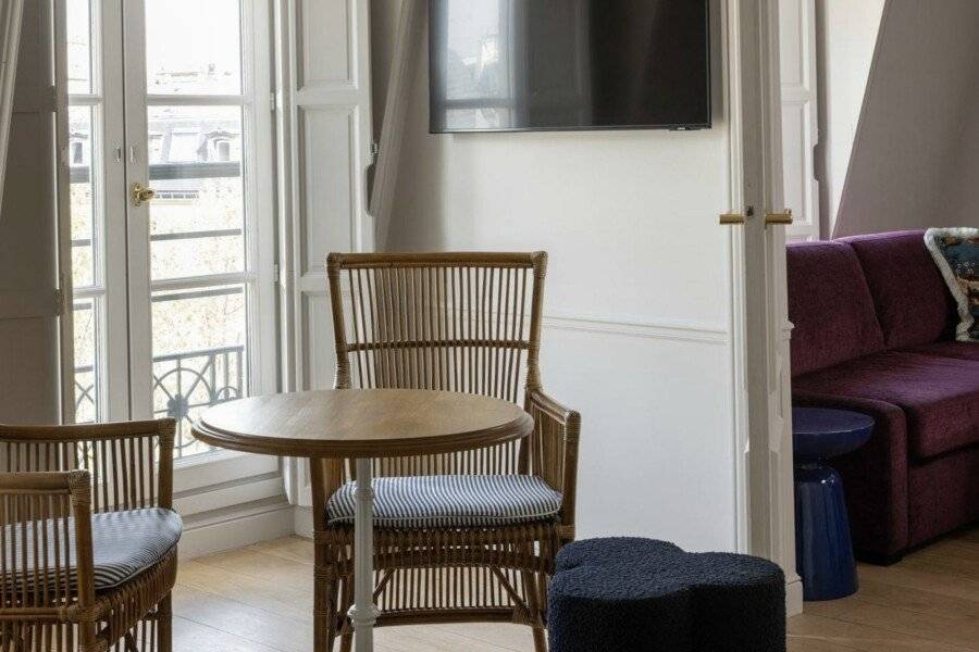 Hôtel Le Lavoisier hotel bedroom,balcony