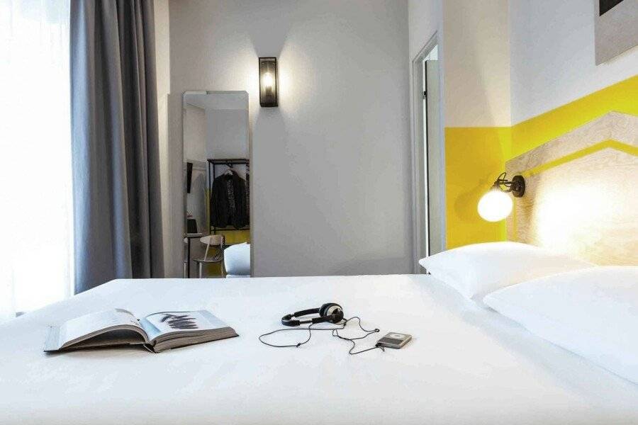 ibis Styles Paris Nation Porte De Montreuil hotel bedroom