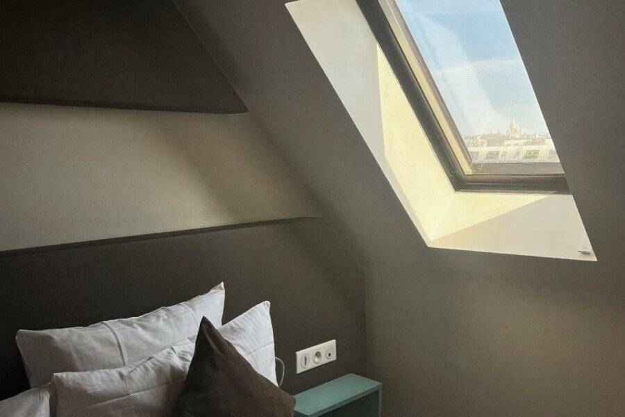 Novotel Les Halles hotel bedroom