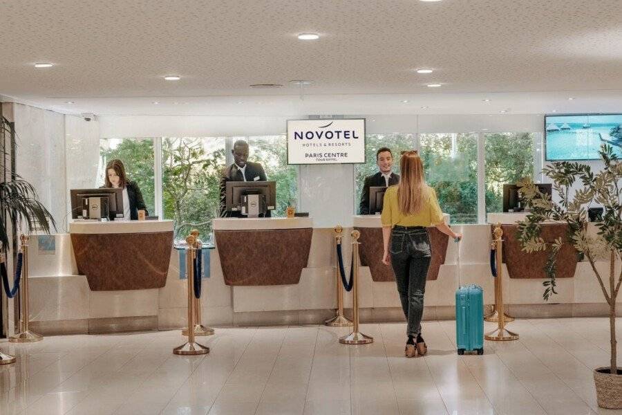 Novotel Centre Tour Eiffel front desk, lobby