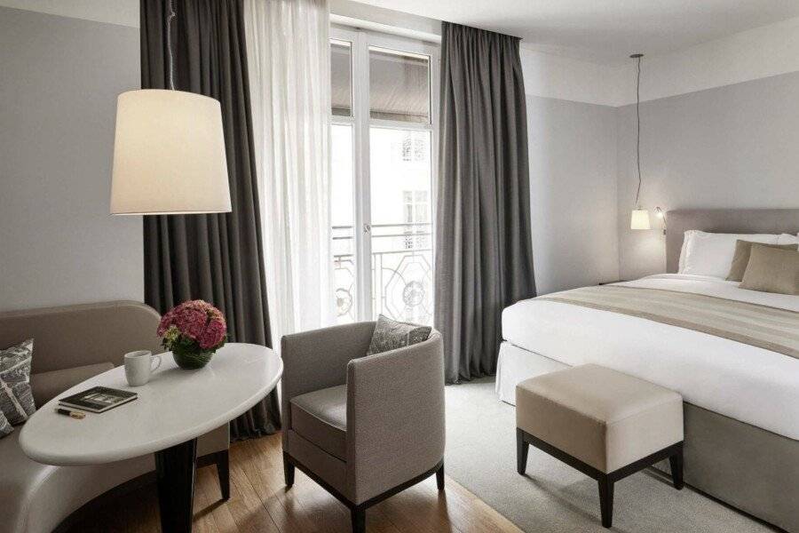 Sofitel Arc De Triomphe hotel bedroom