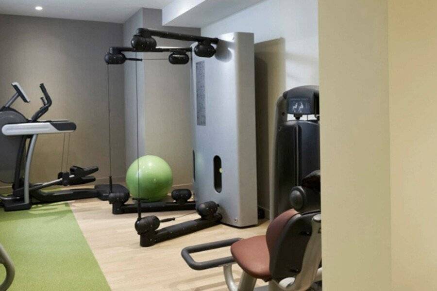 Sofitel Arc De Triomphe fitness centre