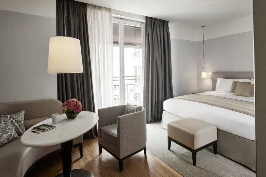 Sofitel Arc De Triomphe hotel bedroom