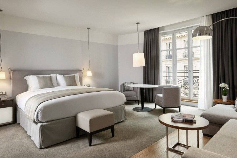 Sofitel Arc De Triomphe hotel bedroom