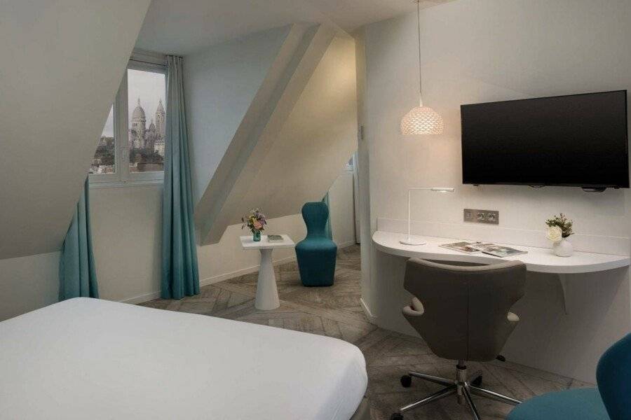 NH Gare de l'Est hotel bedroom