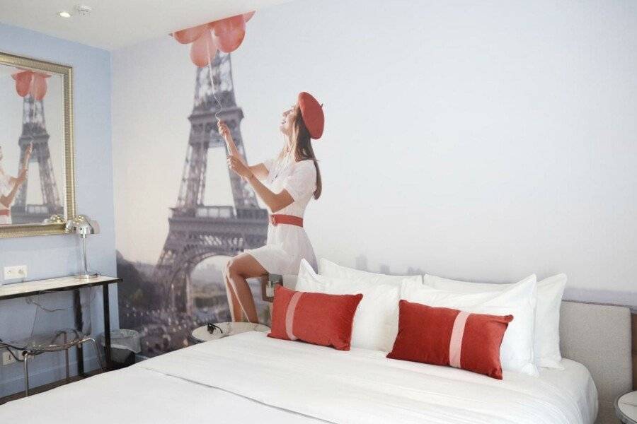 Le Glam's Hotel hotel bedroom,