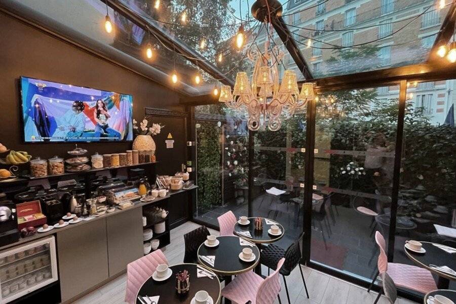 Le Glam's Hotel restaurant