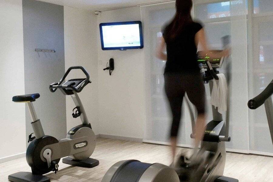 Novotel Suites Montreuil Vincennes fitness centre