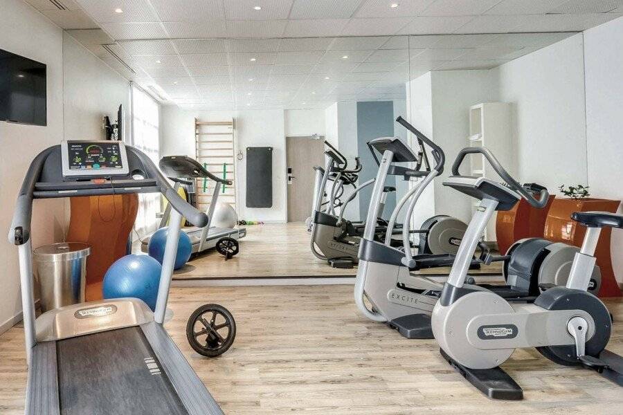 Novotel Suites Montreuil Vincennes fitness centre