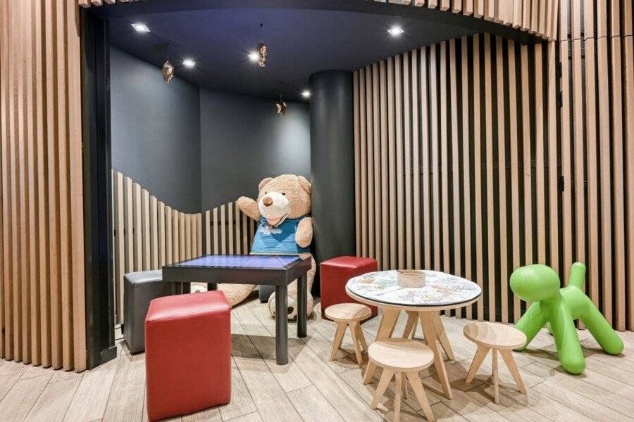 Novotel Centre Bercy kids play area,