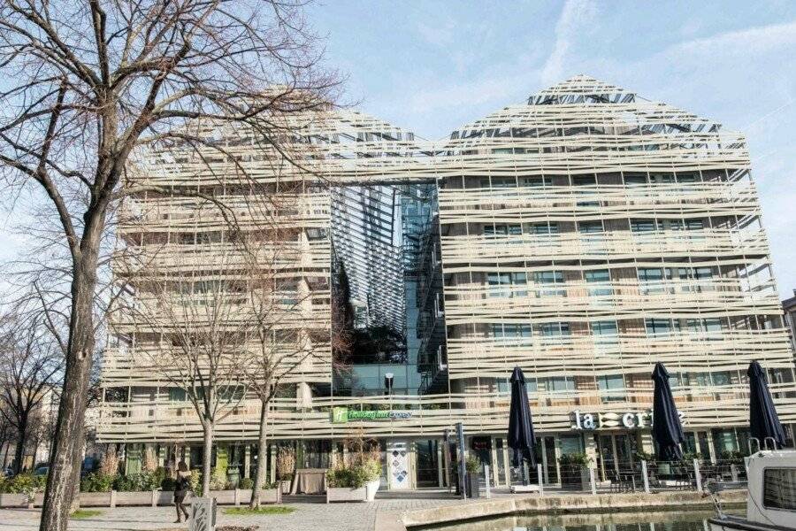 Holiday Inn Express-Canal De La Villette facade