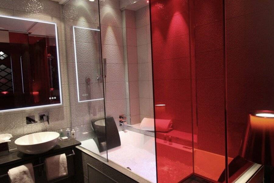 Secret de - Hotel & Spa bathtub