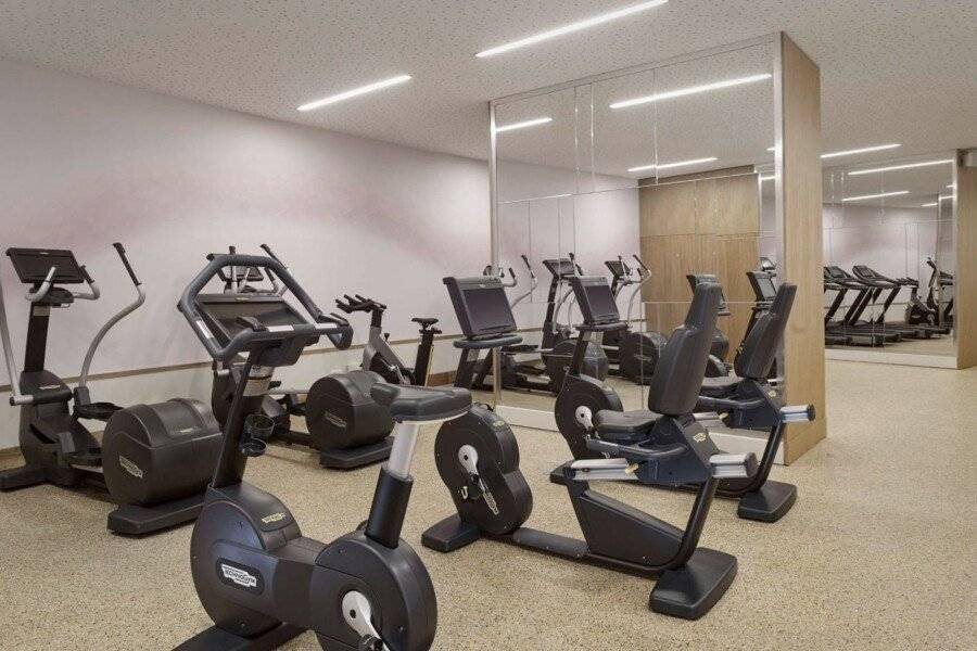 Hyatt Regency Etoile fitness centre