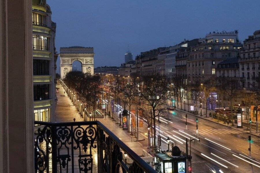 Hôtel Barrière Fouquet's Paris balcony,ocean view