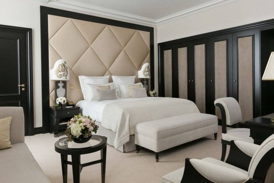 Hôtel Barrière Fouquet's Paris hotel bedroom