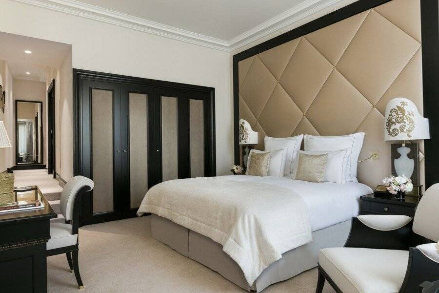 Hôtel Barrière Fouquet's Paris hotel bedroom