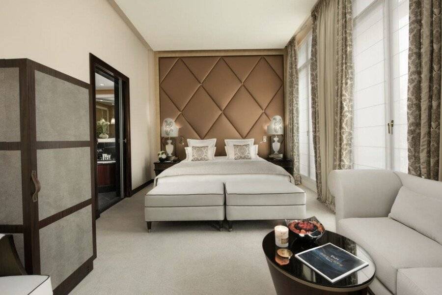 Hôtel Barrière Fouquet's Paris hotel bedroom