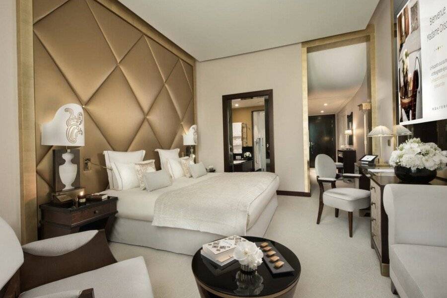 Hôtel Barrière Fouquet's Paris hotel bedroom