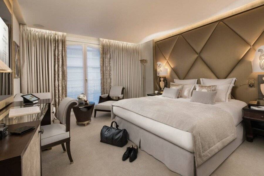 Hôtel Barrière Fouquet's Paris hotel bedroom