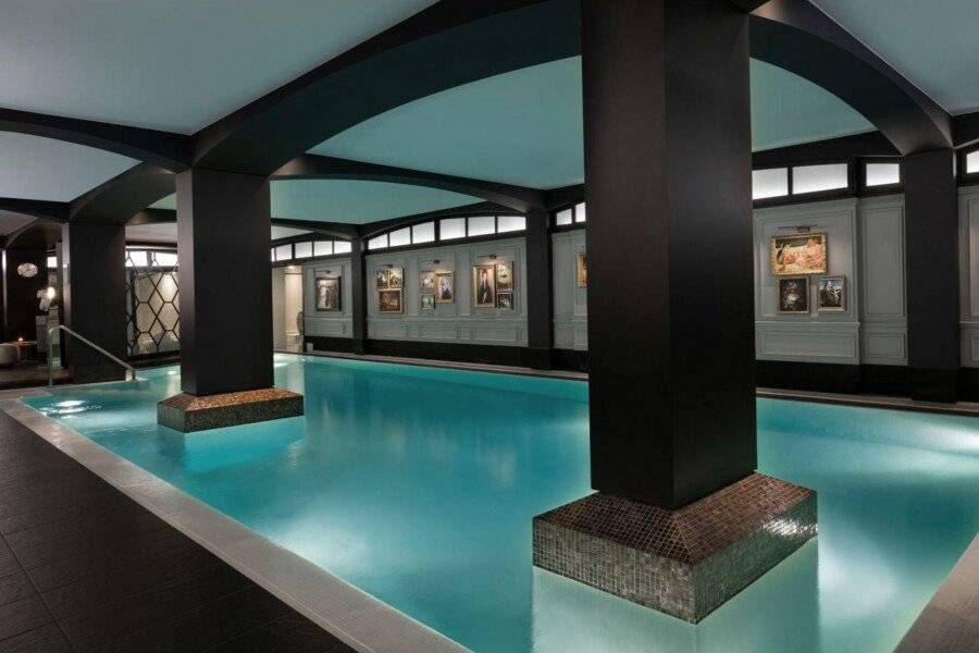 Hôtel Barrière Fouquet's Paris indoor pool,spa