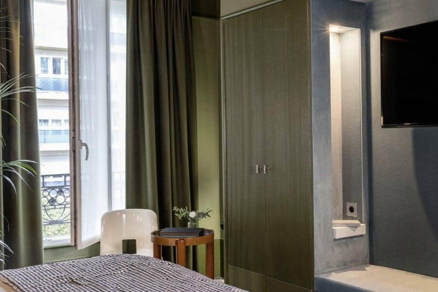 Hôtel La Conversation hotel bedroom
