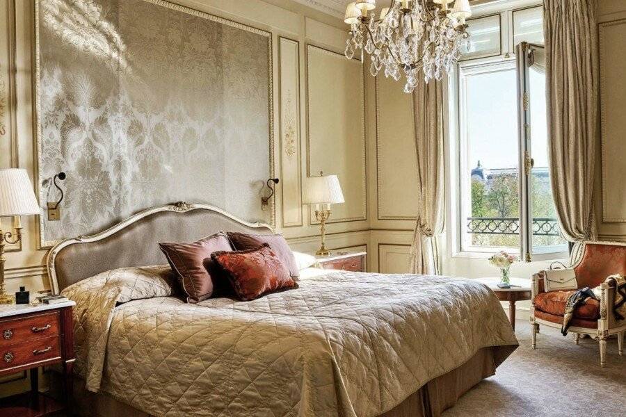 Le Meurice – Dorchester Collection hotel bedroom