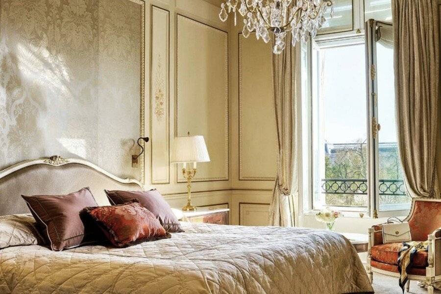 Le Meurice – Dorchester Collection hotel bedroom