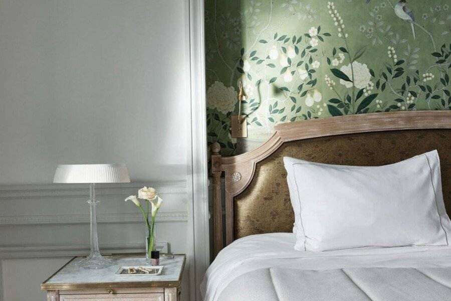 Le Meurice – Dorchester Collection hotel bedroom