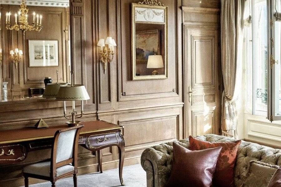 Le Meurice – Dorchester Collection hotel bedroom