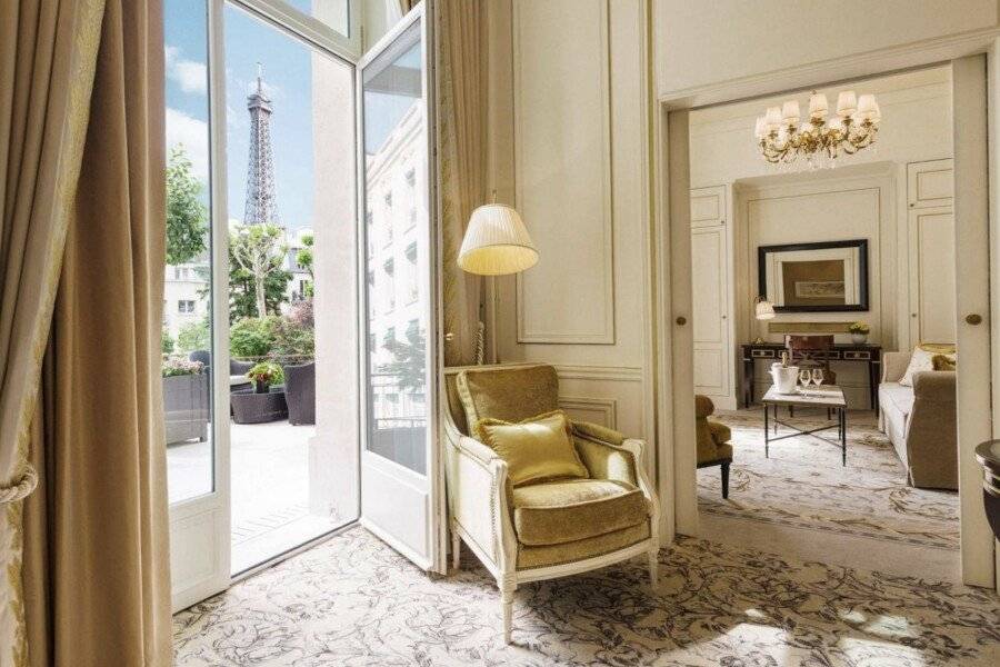 Shangri-La Paris hotel bedroom,balcony,ocean view