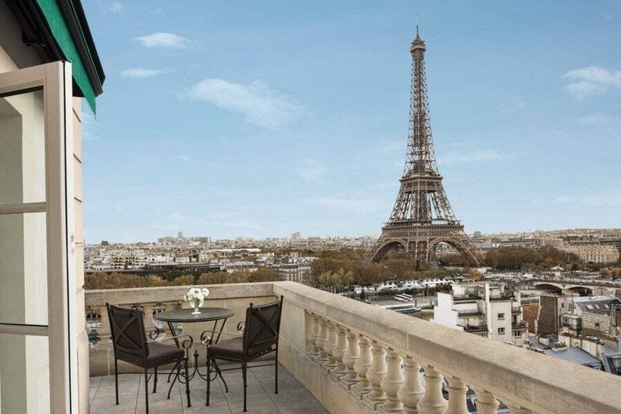 Shangri-La Paris balcony,ocean view