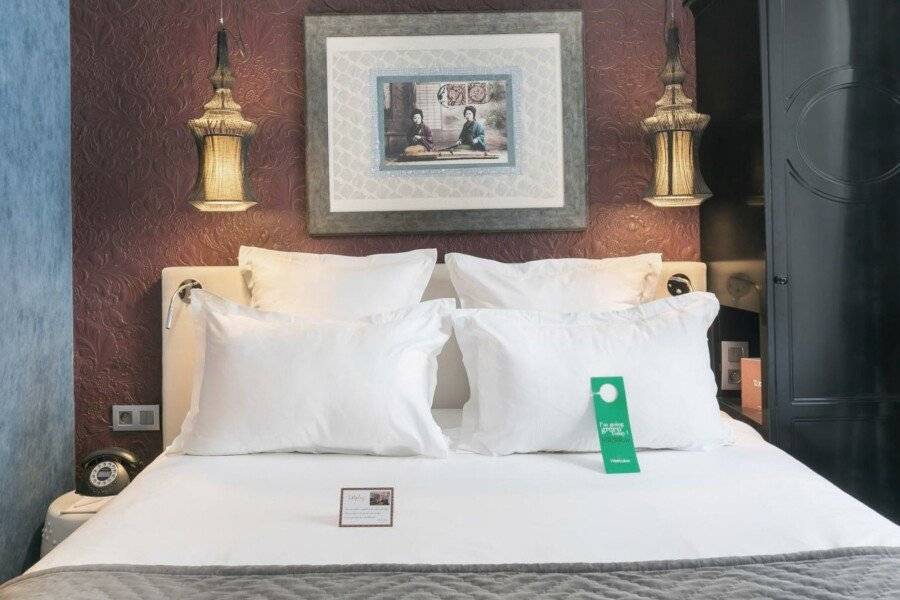 R. Kipling by Happyculture hotel bedroom