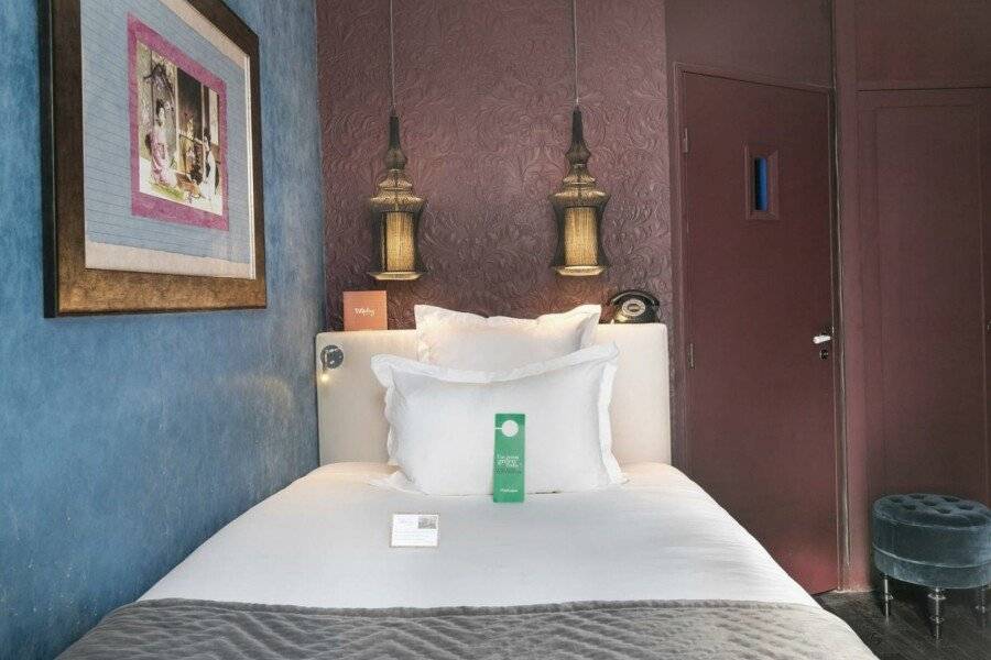 R. Kipling by Happyculture hotel bedroom