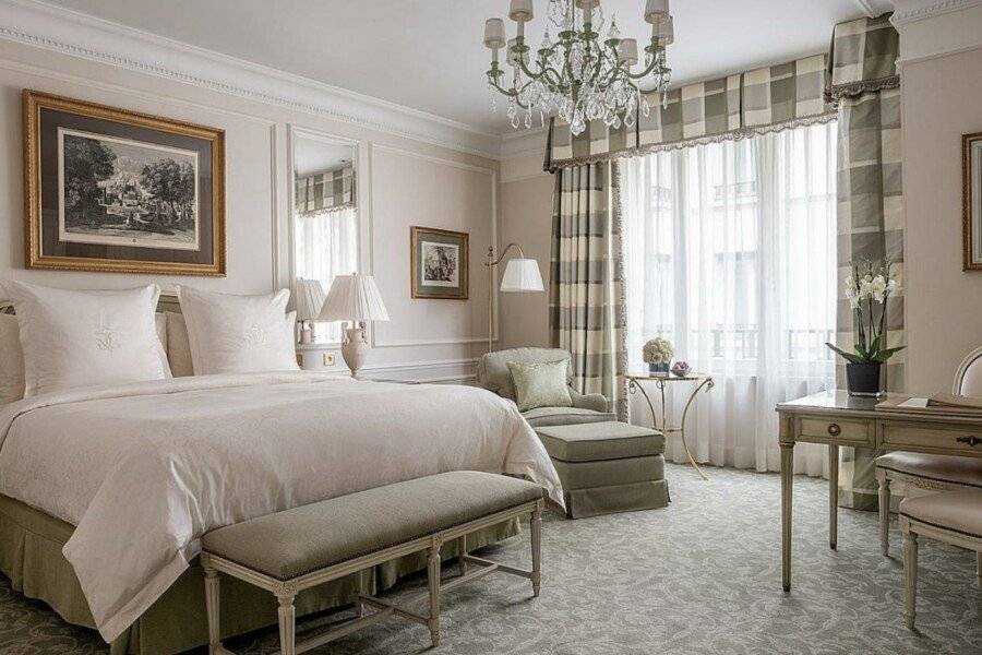 Four Seasons Hotel George V Paris hotel bedroom