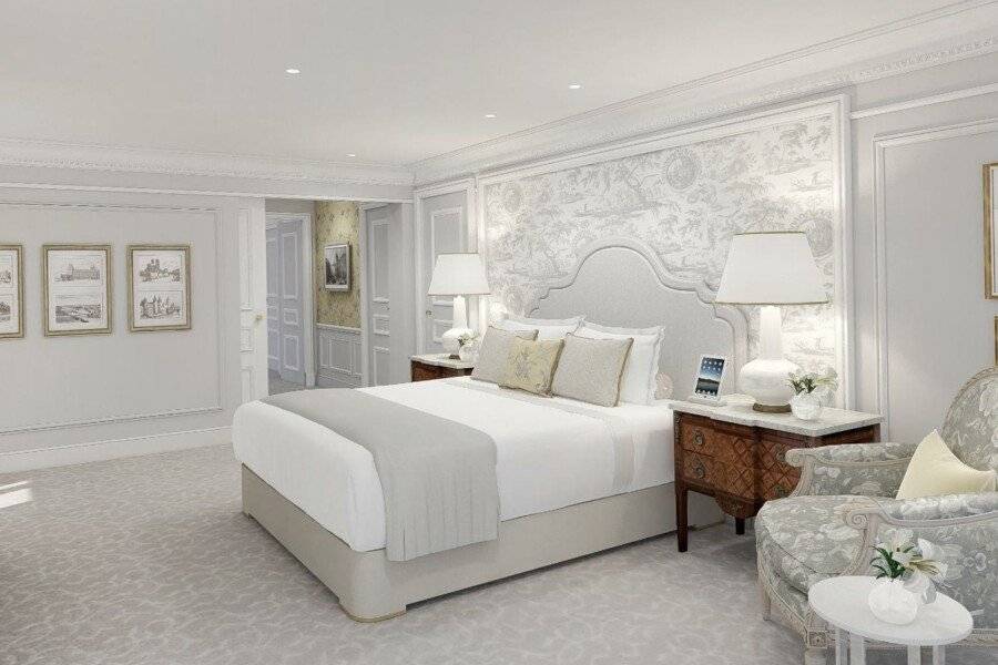 Four Seasons Hotel George V Paris hotel bedroom