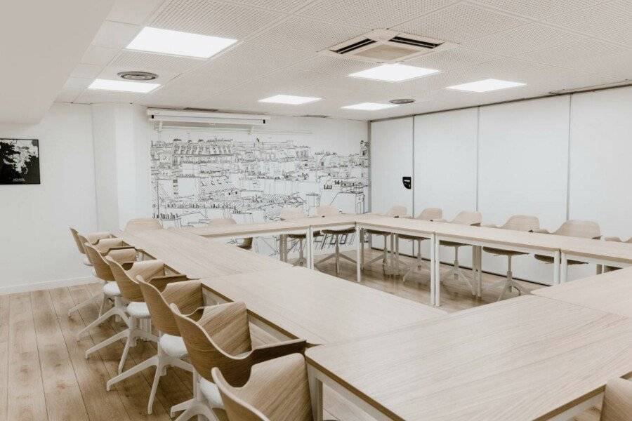 FIAP Paris conference room,meeting room